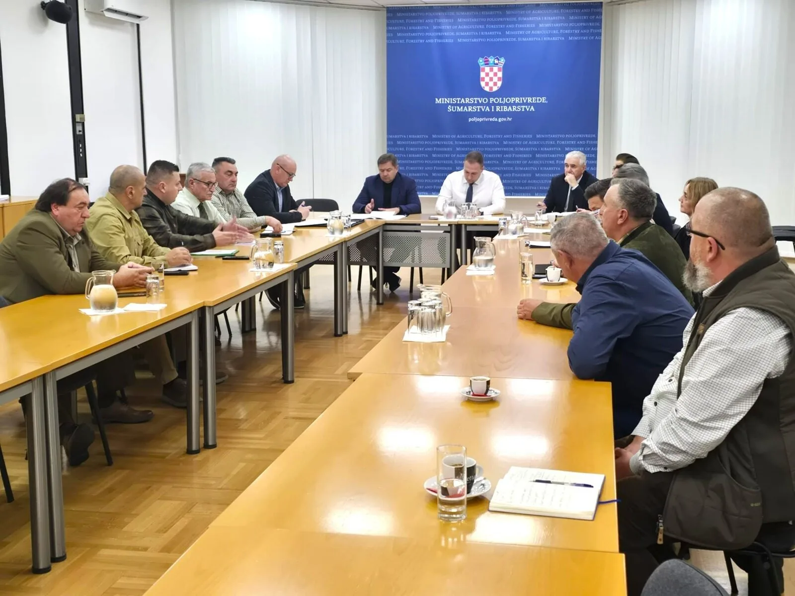 Sastanak s potpredsjednikom Vlade Republike Hrvatske, ministrom poljoprivrede, šumarstva i ribarstva, te predsjednikom Nacionalnog kriznog stožera za kontrolu i suzbijanje afričke svinjske kuge